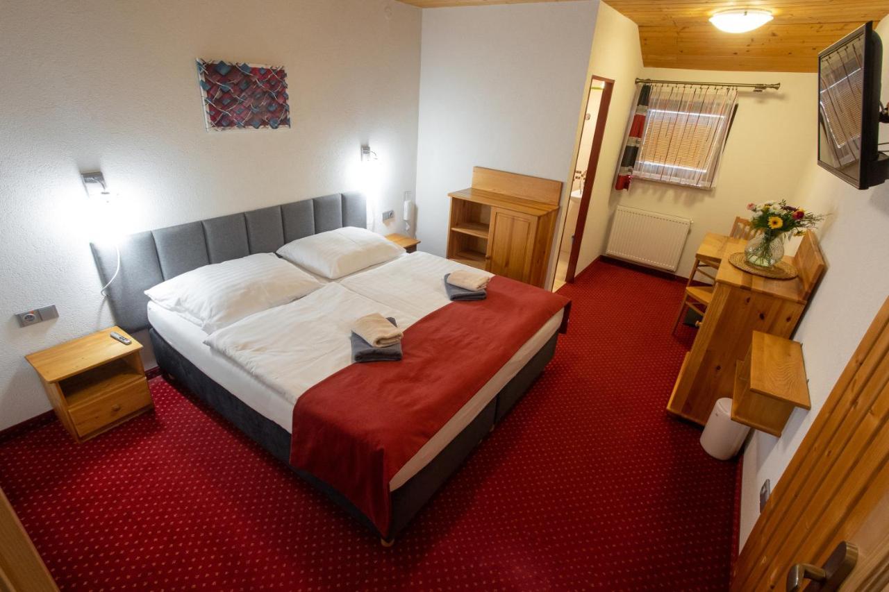 Hotel Wellness & Restaurant U Fandy à Lhotka  Extérieur photo