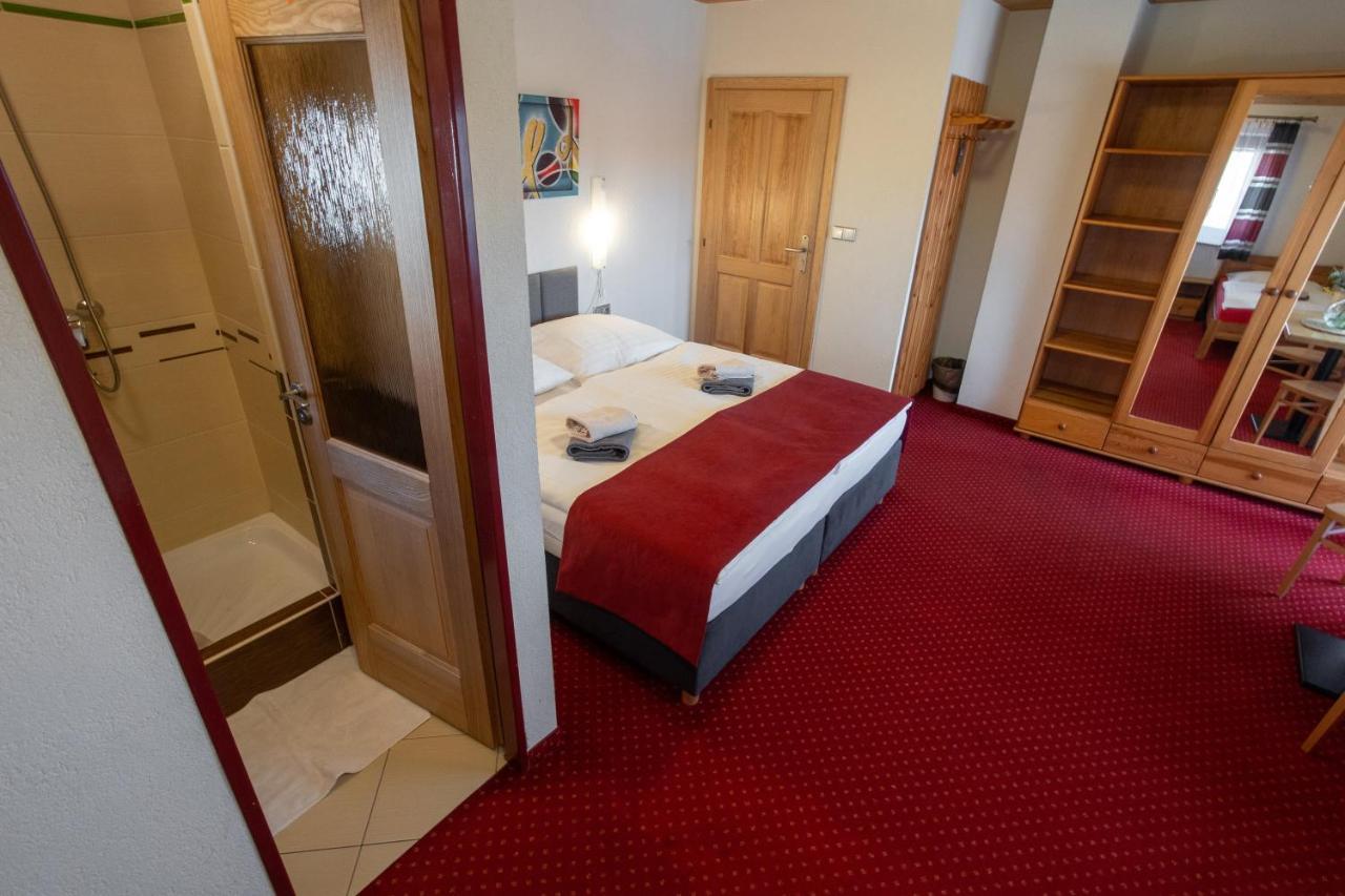Hotel Wellness & Restaurant U Fandy à Lhotka  Extérieur photo