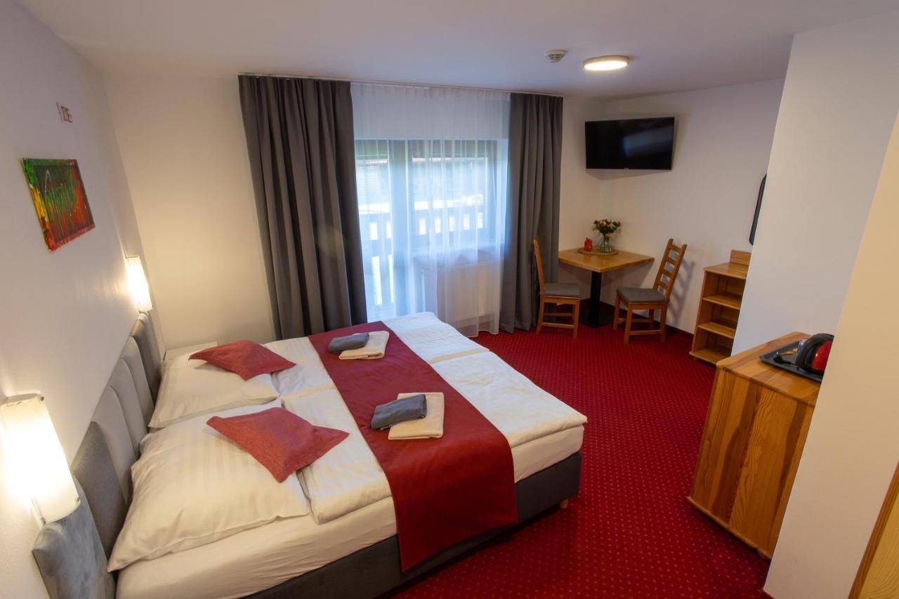 Hotel Wellness & Restaurant U Fandy à Lhotka  Extérieur photo