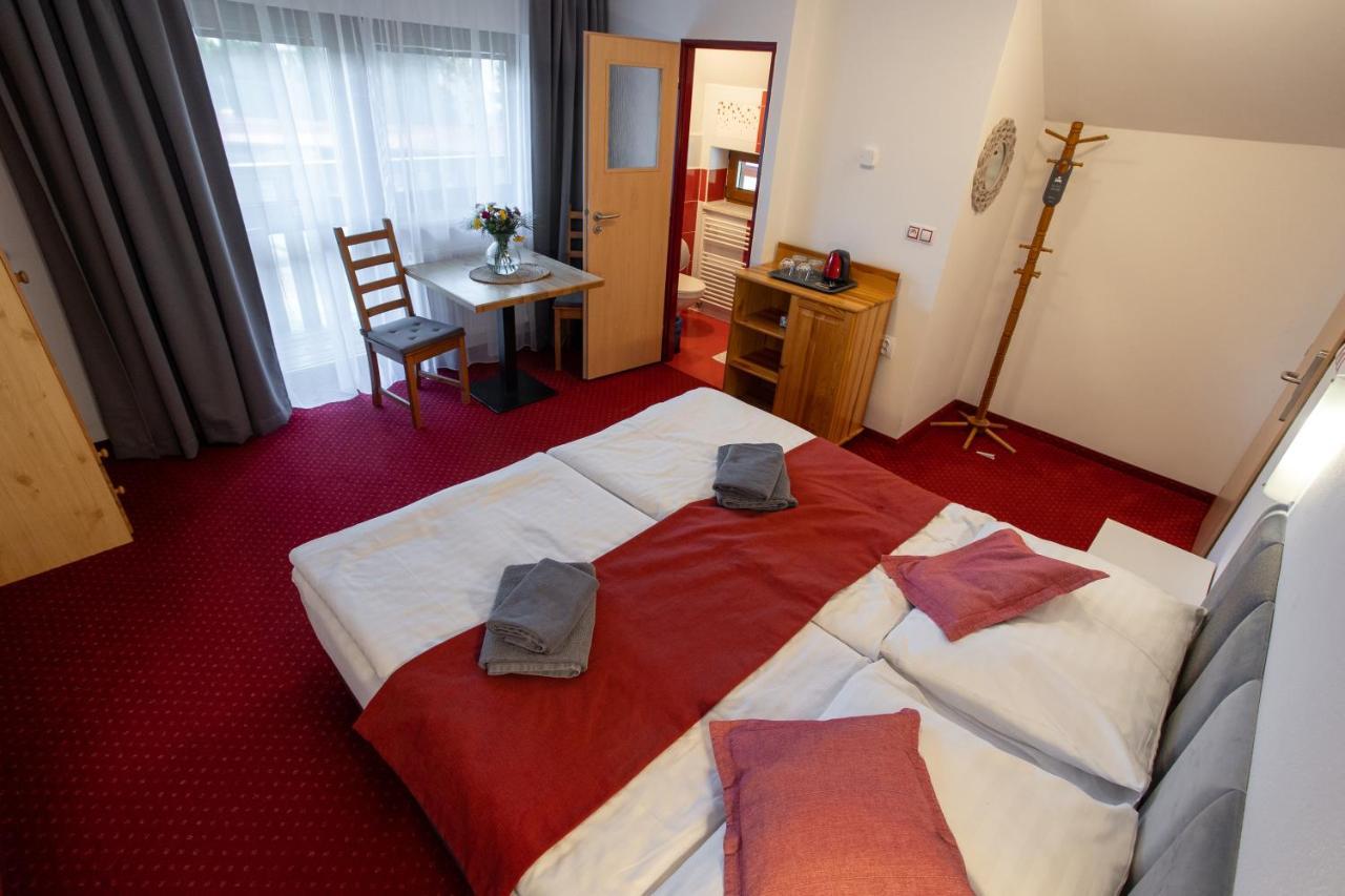 Hotel Wellness & Restaurant U Fandy à Lhotka  Extérieur photo