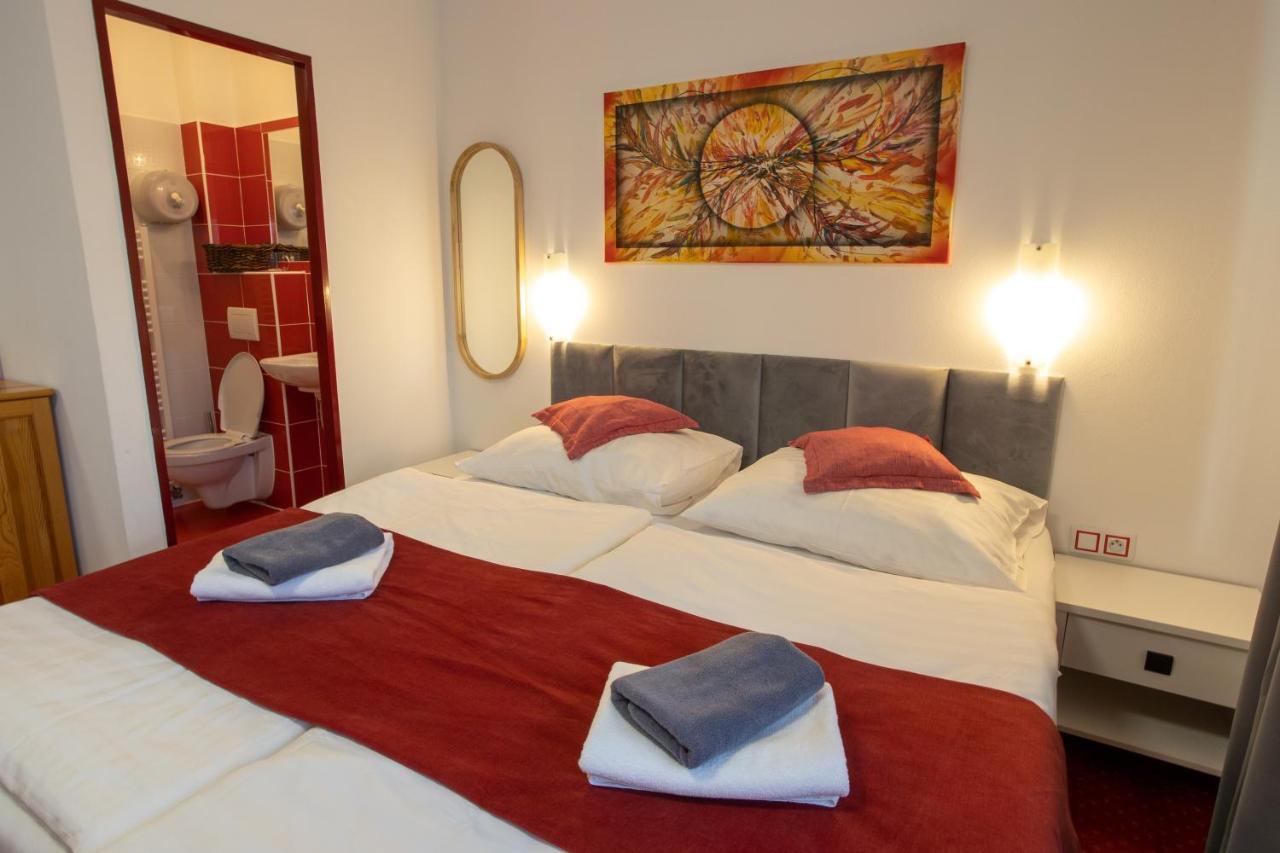 Hotel Wellness & Restaurant U Fandy à Lhotka  Extérieur photo