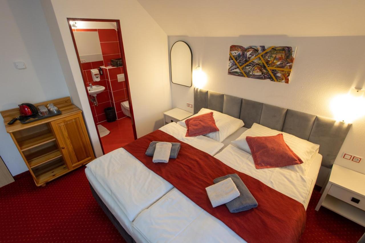 Hotel Wellness & Restaurant U Fandy à Lhotka  Extérieur photo