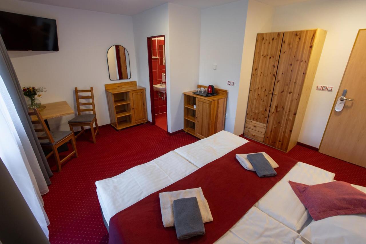 Hotel Wellness & Restaurant U Fandy à Lhotka  Extérieur photo