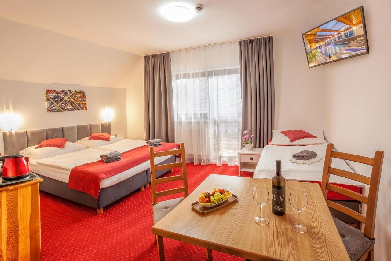 Hotel Wellness & Restaurant U Fandy à Lhotka  Extérieur photo