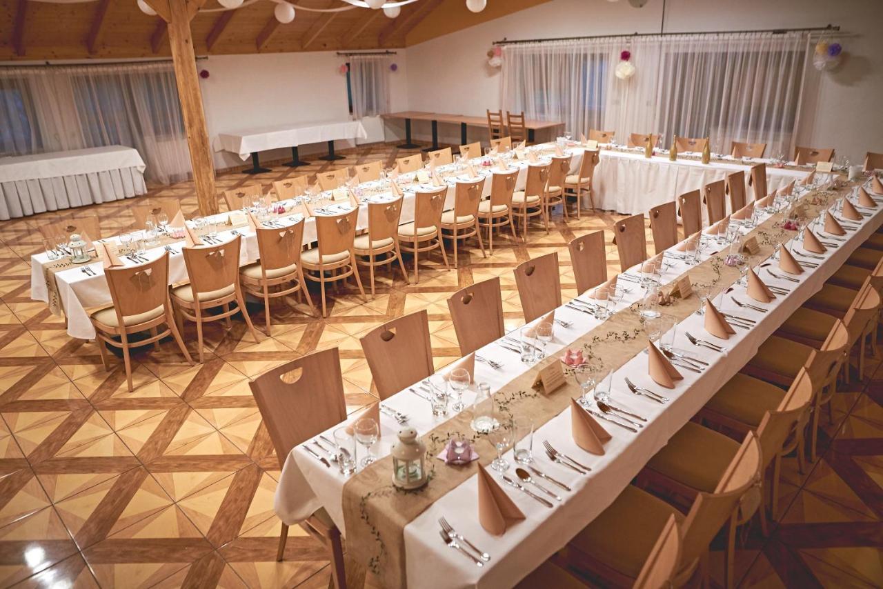 Hotel Wellness & Restaurant U Fandy à Lhotka  Extérieur photo
